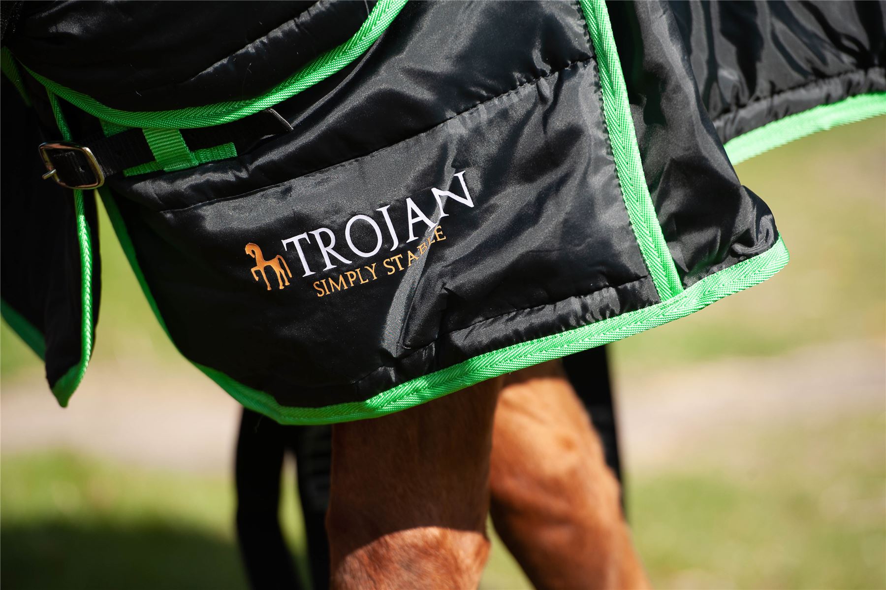 Gallop Equestrian Trojan Dual 300 Stable Rug & Neck Set - Just Horse Riders